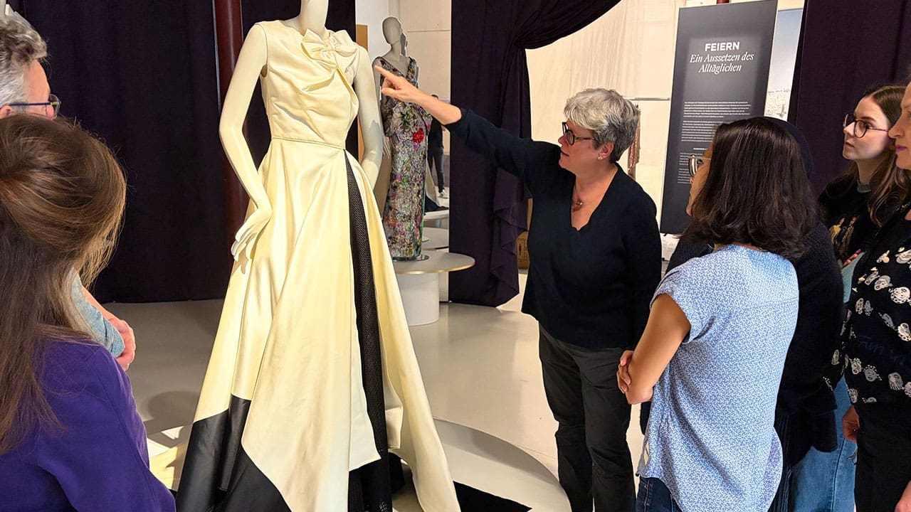 CF Fuehrung Kuratoren 1280x720